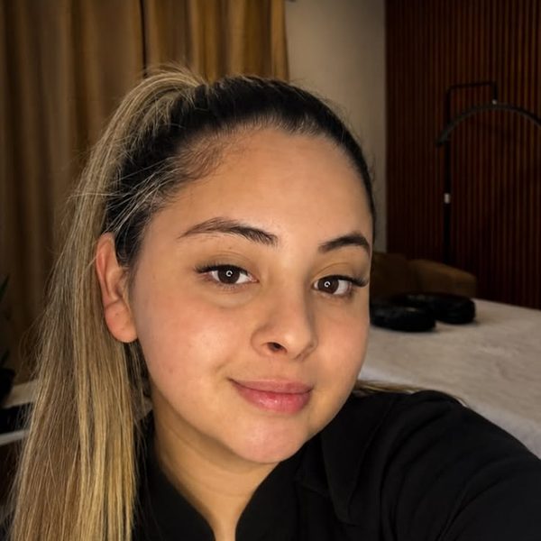 Deisy Shamara, Masajista y esteticista