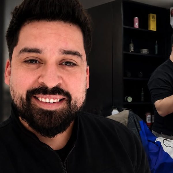 José Molinas, Barbero y estilista